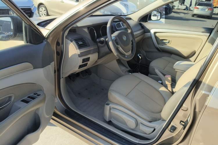 Used Dongfeng Aeolus A60 2012 1.6L Manual Prestige Edition
