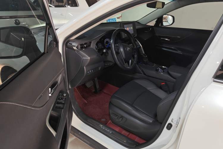 Used Toyota Venza 2022 Dual-Engine 2.5L CVT Two-Wheel Drive Luxury Edition
