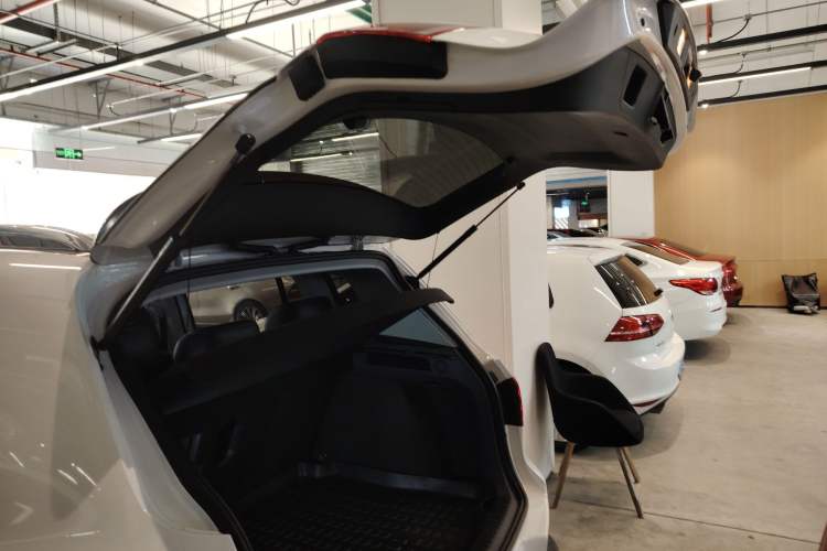 Used Volkswagen Tiguan 2016 280TSI Automatic Two-Wheel-Drive Silk Road Style Edition