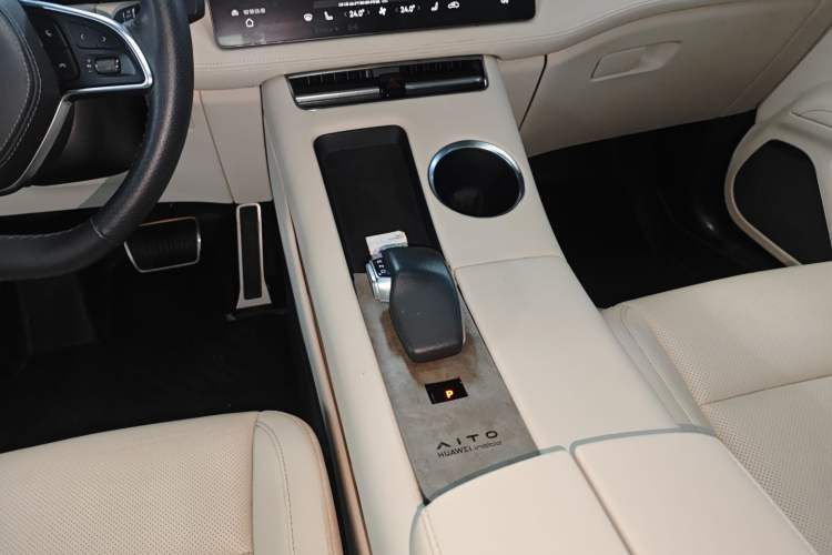 Used Hima AITO M5 2022 Extended-Range Four-Wheel Drive Performance Version
