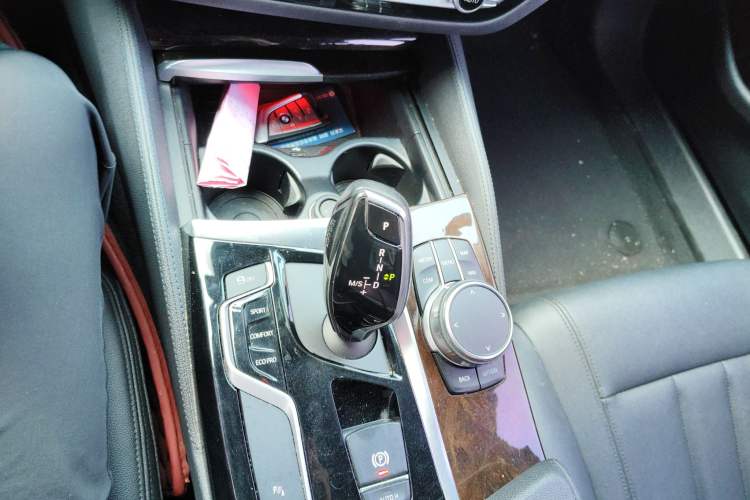 Used BMW 5 Series 2018 525Li Luxury Package
