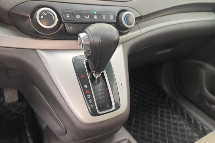 Used Honda CR-V 2013 2.0L Two-Wheel-Drive Classic Edition