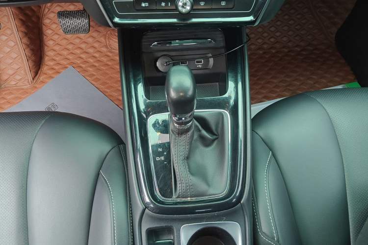 Used Roewe i5 2020 1.5L Automatic 4G Connect Luxury Flagship Edition
