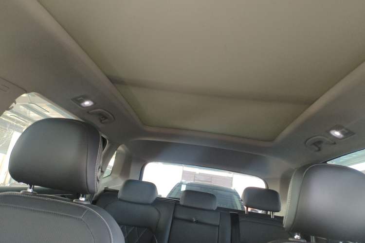 Used Volkswagen Tiguan L 2022 330TSI Automatic Two-Wheel Drive Smart Edition
