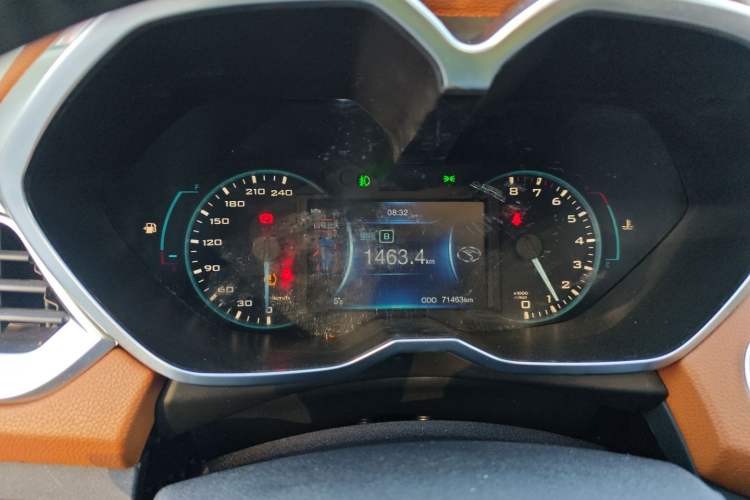 Used Soueast DX7 2015 1.5T Manual Luxury Model
