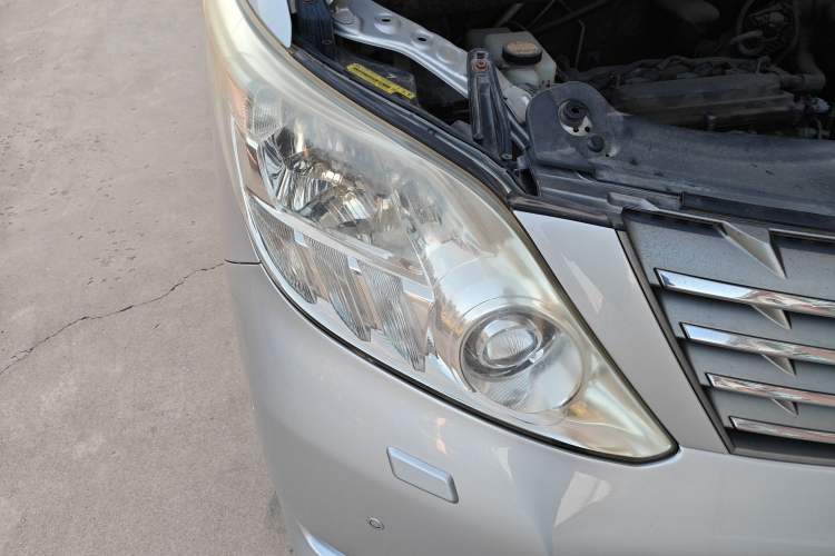 Used Toyota Alphard 2011 2.4L Luxury Edition
