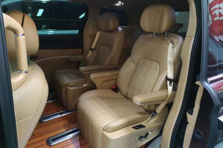 Used VOYAH Dream 2024 PHEV Extended-Range Premium Edition
