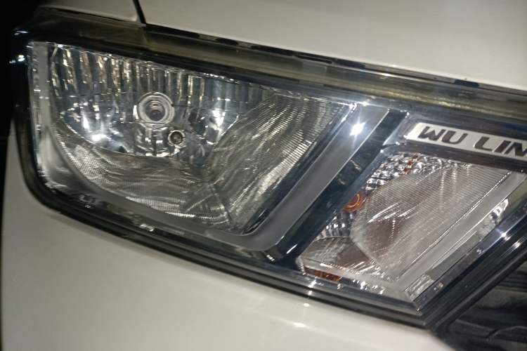 Used Wuling Hongguang 2019 1.5L S Basic Version China VI Standard LAR