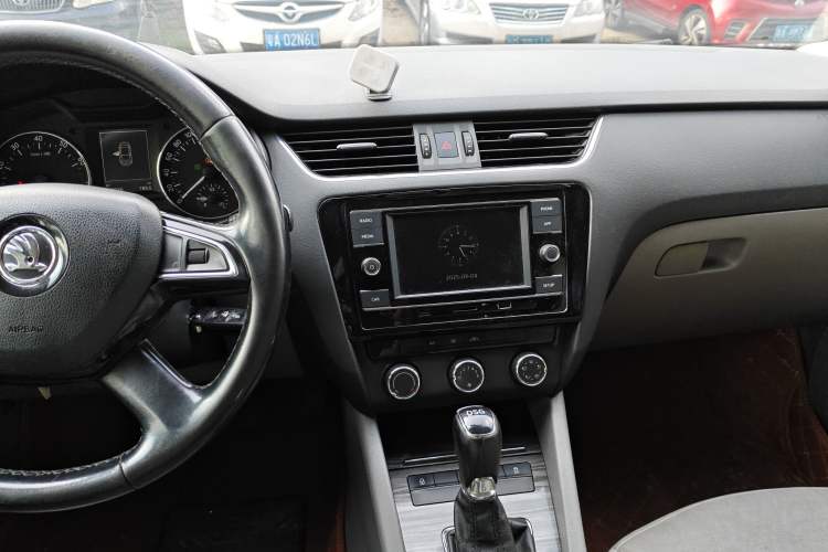 Used Skoda Octavia 2015 1.4TSI DSG Yijun Edition
