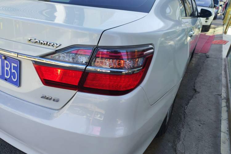 Used Toyota Camry 2016 2.0G 10th Anniversary Leading Edition