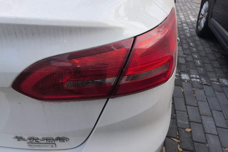 Used Ford Focus 2018 Sedan Classic EcoBoost 125 Automatic Supercharged Style SmartDrive Edition
