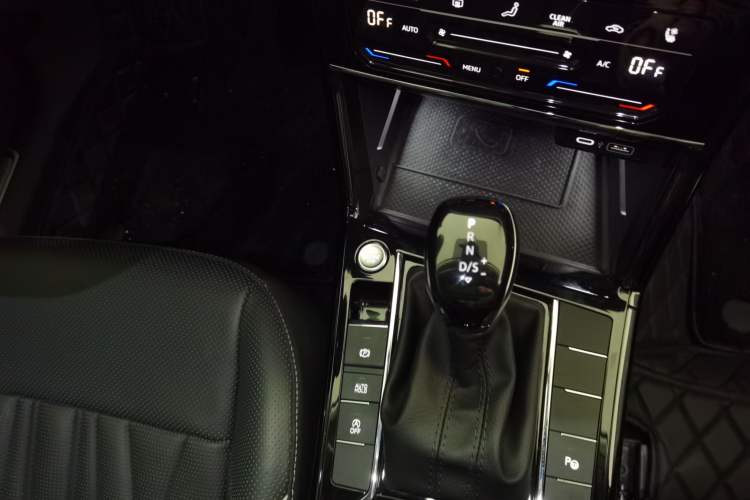 Used Volkswagen Passat 2023 Restyled 330TSI Starry Luxury Edition
