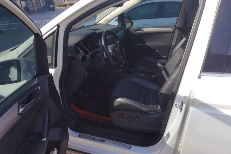 Used Volkswagen Touran 2021 Tiguan L 280TSI DSG Boundary Edition 6-Seater
