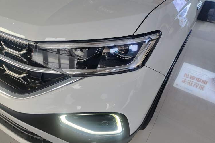 Used Volkswagen Tayron 2023 300TSI Two-Wheel-Drive Luxury Plus Advanced Edition
