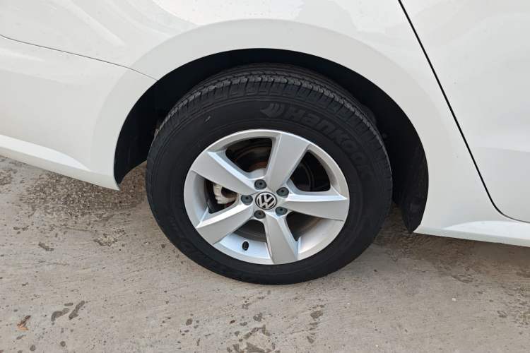 Used Volkswagen Lavida 2013 Revised Classic 1.6L Automatic Fashion Edition