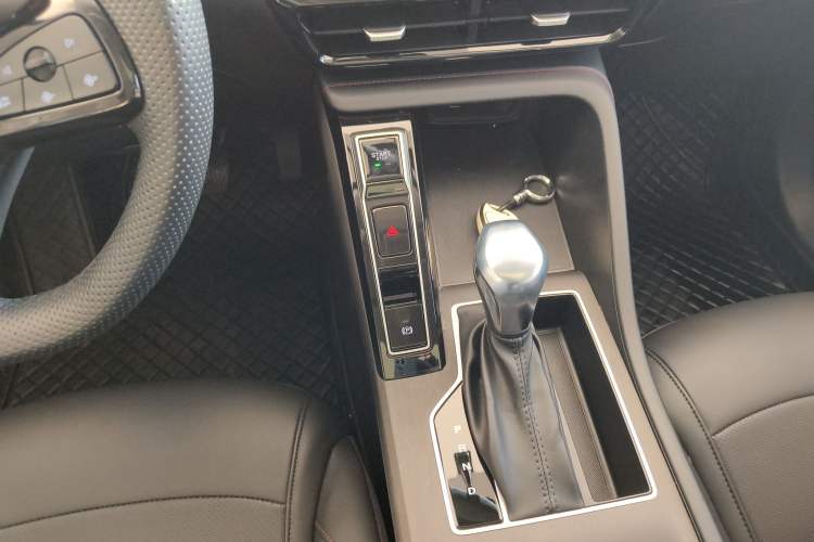 Used Roewe i5 2023 1.5L CVT Luxury Edition
