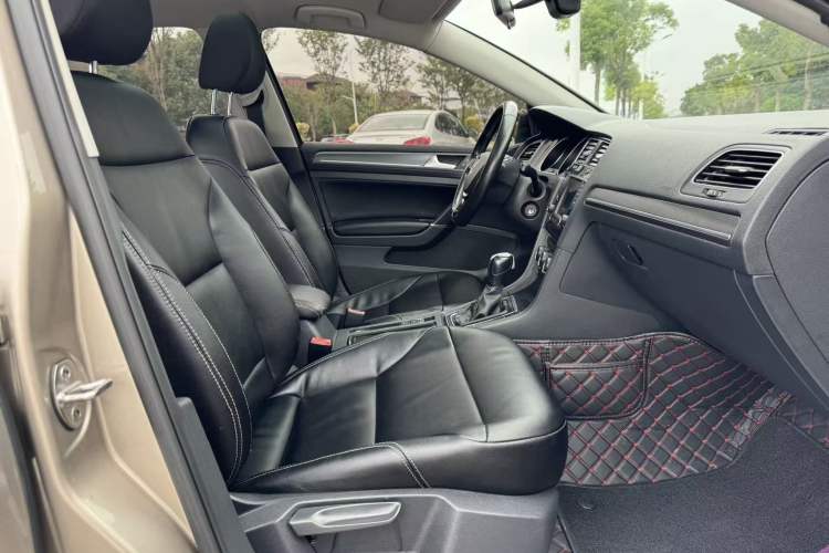 Used Volkswagen Golf 2017 230TSI Automatic Comfort Edition – Celebrating Milestone of One Million Units
