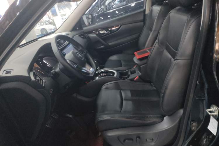 Used Nissan X-Trail 2019 2.0L CVT 7-Seater Comfort Version 2WD