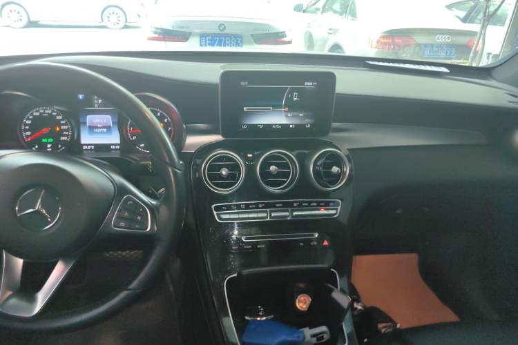 Used Mercedes-Benz GLC 2017 GLC 260 4MATIC Dynamic Edition
