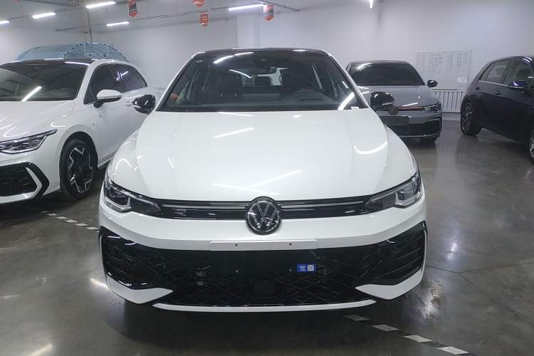 Used Volkswagen Golf 2025 300TSI R-Line
