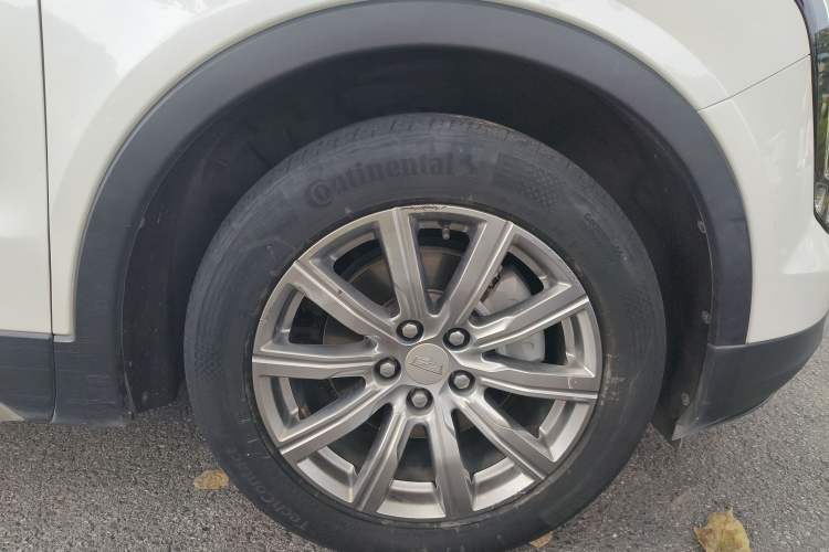 Used Cadillac XT4 2020 28T Two-Wheel-Drive Leading Version
