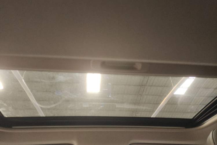 Used Toyota RAV4 2016 2.0L CVT Two-Wheel Drive Fashion Edition China V Standard
