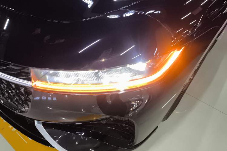 Used VOYAH PASSION 2024 PHEV Four-Wheel Drive Ultra-Long Range Flagship Model
