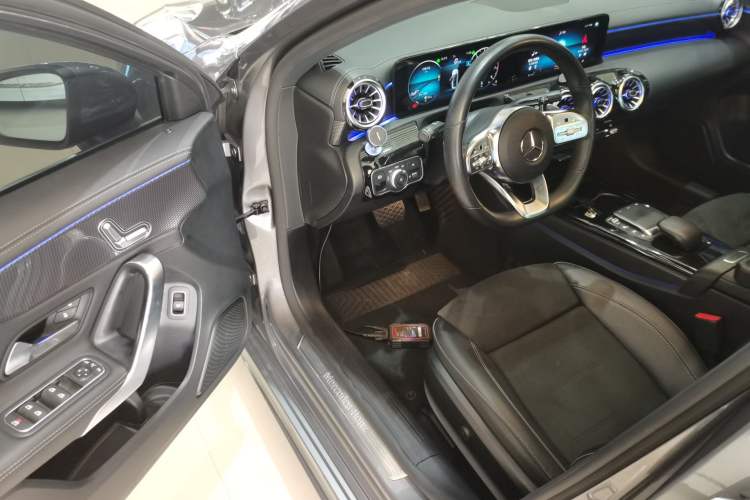 Used Mercedes-Benz A-Class 2021 A 200 L Sport Sedan Fashion Model
