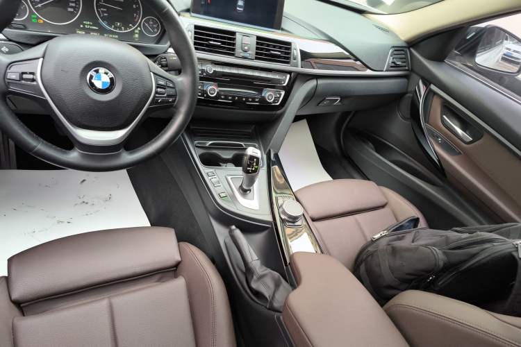 Used BMW 3 Series 2019 320Li Fashion Model
