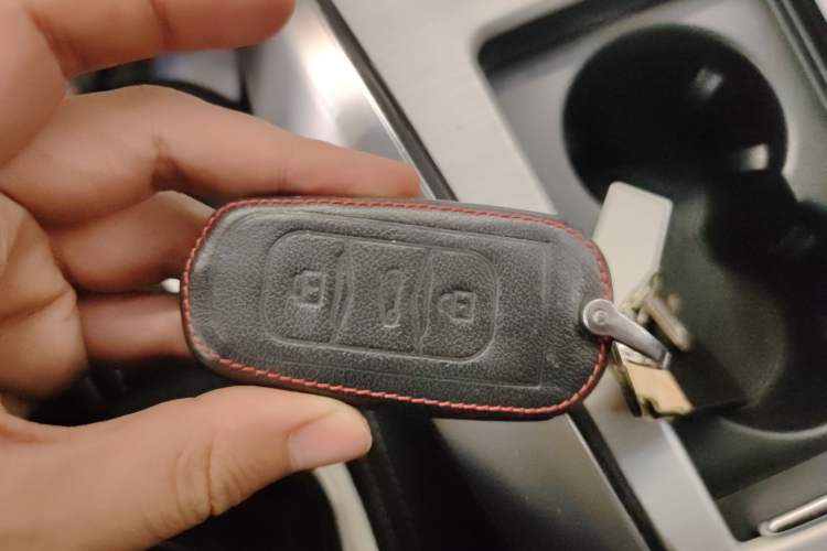 Used Geely Auto Emgrand X7 Sport 2020 1.8TD DCT Two-Wheel Drive Smart Connect 4G-Enabled Version
