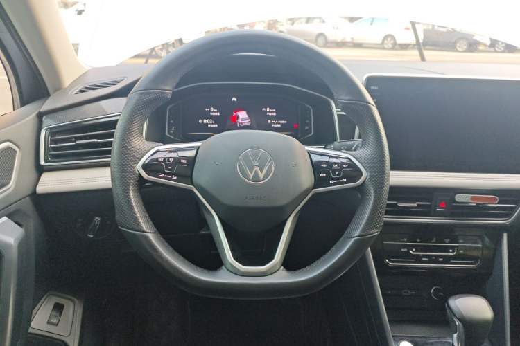 Used Volkswagen Tiguan L 2022 330TSI Automatic Two-Wheel Drive Smart Edition
