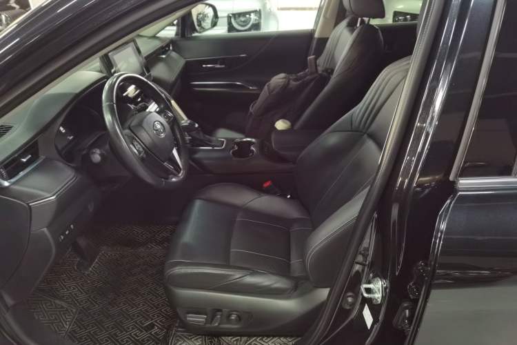 Used Toyota Harrier 2022 Dual-Engine 2.5L CVT Two-Wheel Drive Luxury Edition
