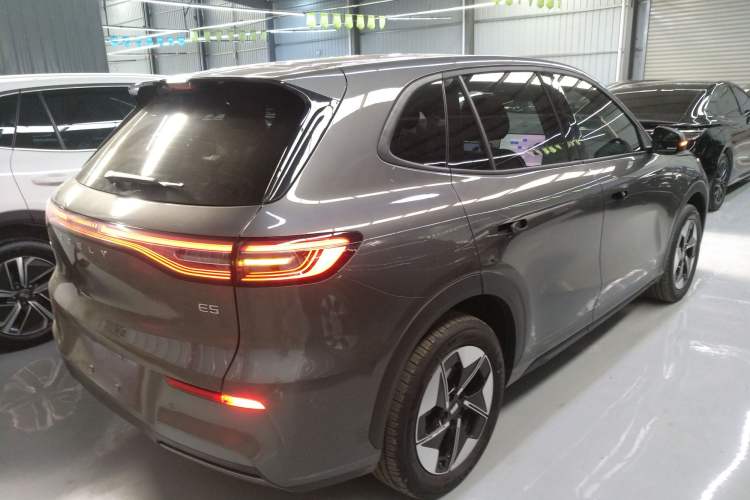 Used  E5 2024 530km Long-Range Version
