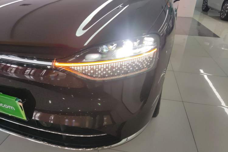 Used Hima AITO M9 2025 Extended-Range Ultra Version 52 kWh 5-Seater Edition
