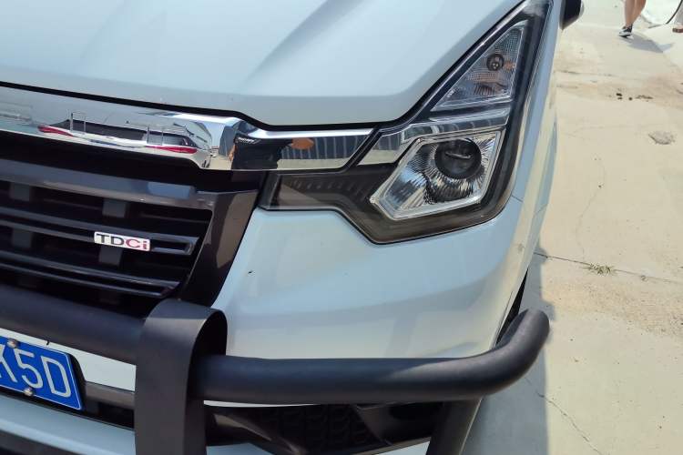 Used Ford Transit Custom 2021 2.2T Manual Standard Passenger Van Pro Long Wheelbase with Mechanical Pedals 9-Seater Mid-Roof Euro VI compliant
