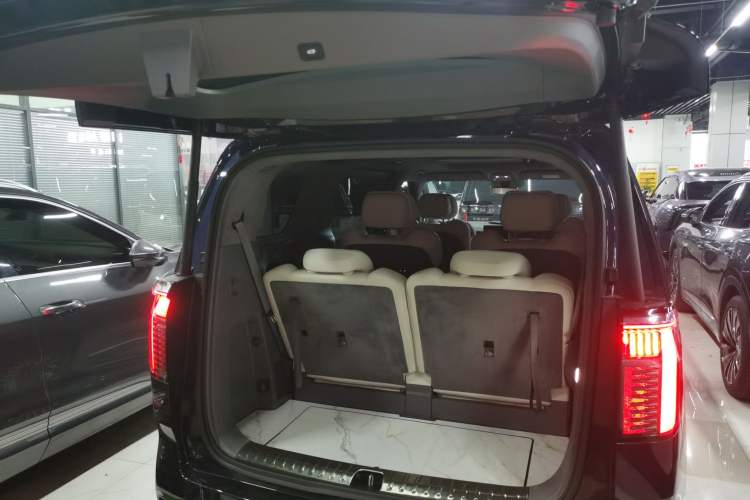 Used Zeekr 009 2024 Six-Seat Executive Version 4WD 108 kWh
