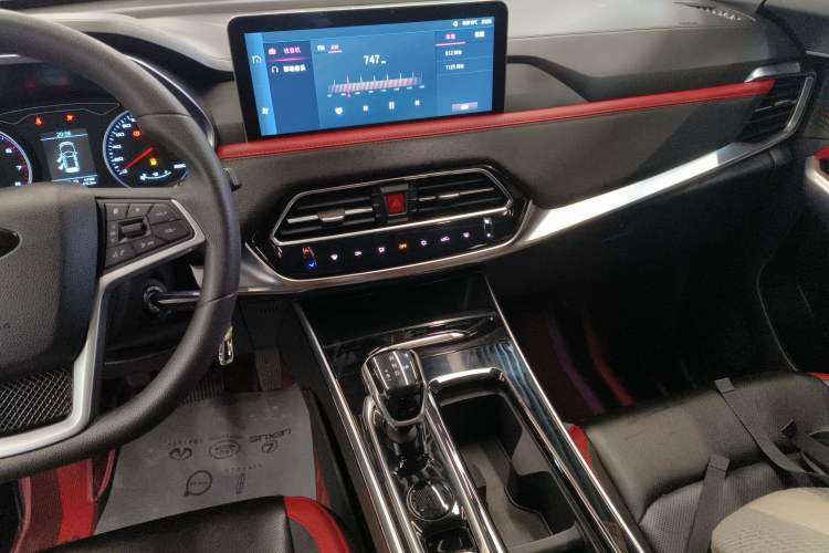 Used SOL X8 2021 300T DCT Panoramic Luxury Edition 5 Seats
