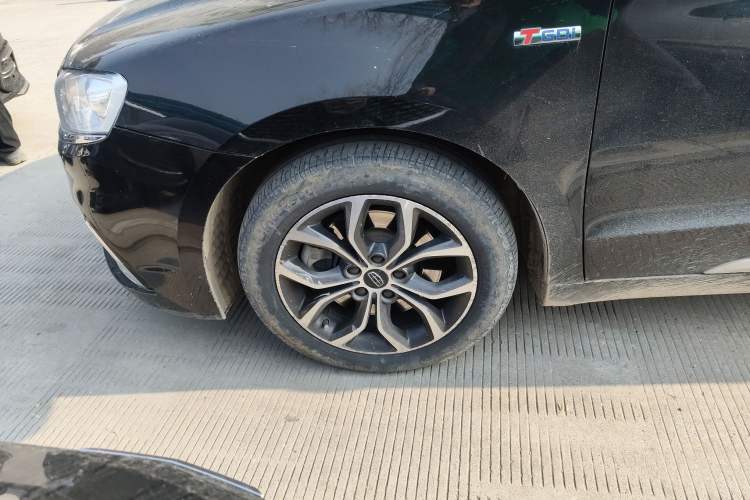 Used Geely Auto Emgrand GT 2017 1.8T Comfort Model
