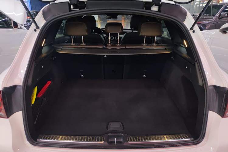 Used Mercedes-Benz GLC 2020 Facelift GLC 300 L 4MATIC Dynamic Edition