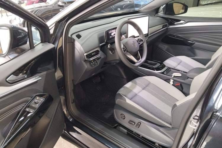 Used Volkswagen ID.4 CROZZ 2025 Pure Edition
