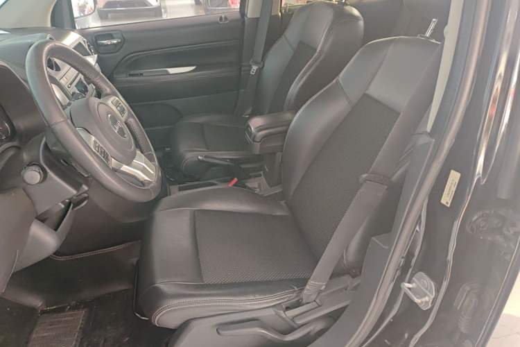 Used  Compass 2014 Revised Version 2.4L Four-Wheel Drive Comfort Edition