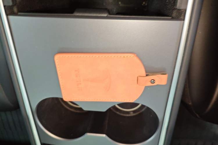 Used Tesla Model Y 2021 Long-Range All-Wheel-Drive Version 3D7