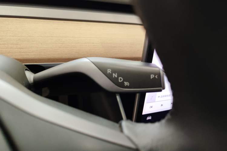 Used Tesla Model 3 2019 Long-Range All-Wheel-Drive Version
