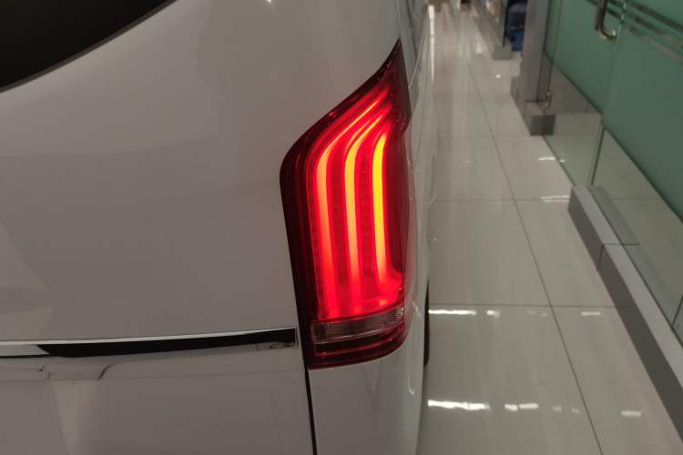 Used Mercedes-Benz V-Class 2017 V 260 Prestige Edition
