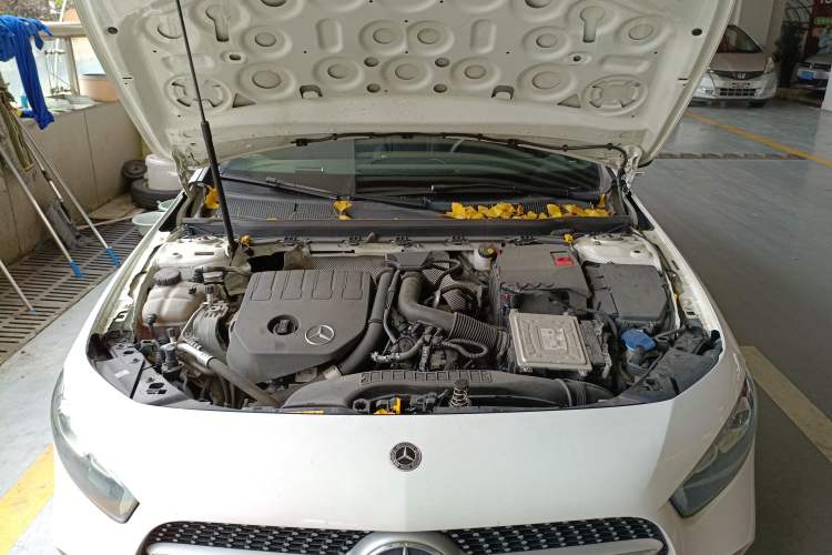 Used Mercedes-Benz A-Class 2021 A 200 L Sport Sedan Fashion Model
