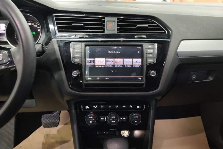 Used Volkswagen Tiguan L 2018 330TSI Automatic Two-Wheel Drive Luxury Edition
