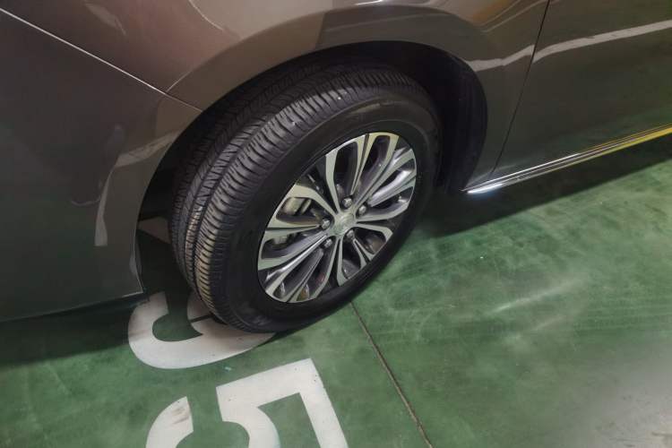 Used Buick GL8 2023 Land Executive Class Smart Enjoyment Model
