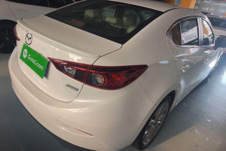 Used Mazda Mazda 3 Axela 2014 Sedan 2.0L Automatic Sport Model
