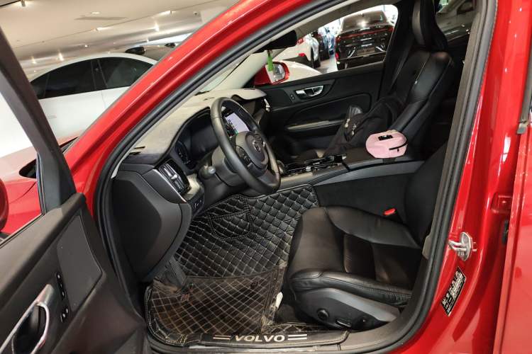 Used Volvo S60 New Energy 2021 T8 E-Drive Hybrid Four-Wheel Drive Smart Luxury Edition
