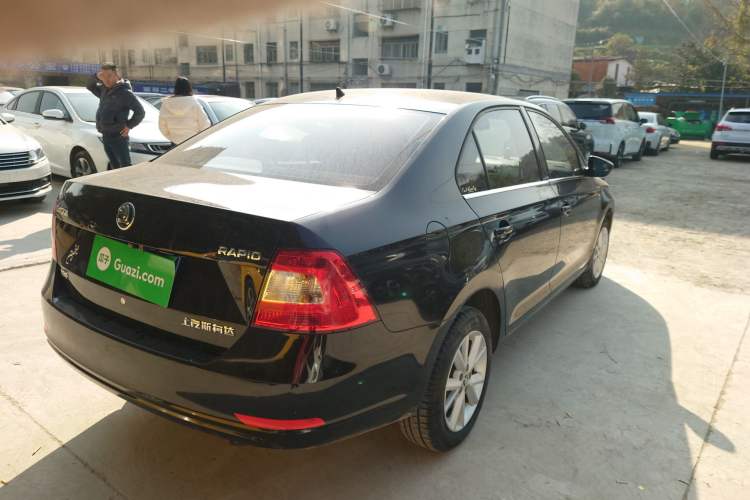 Used Skoda Rapid 2016 1.6L Manual Trend Edition
